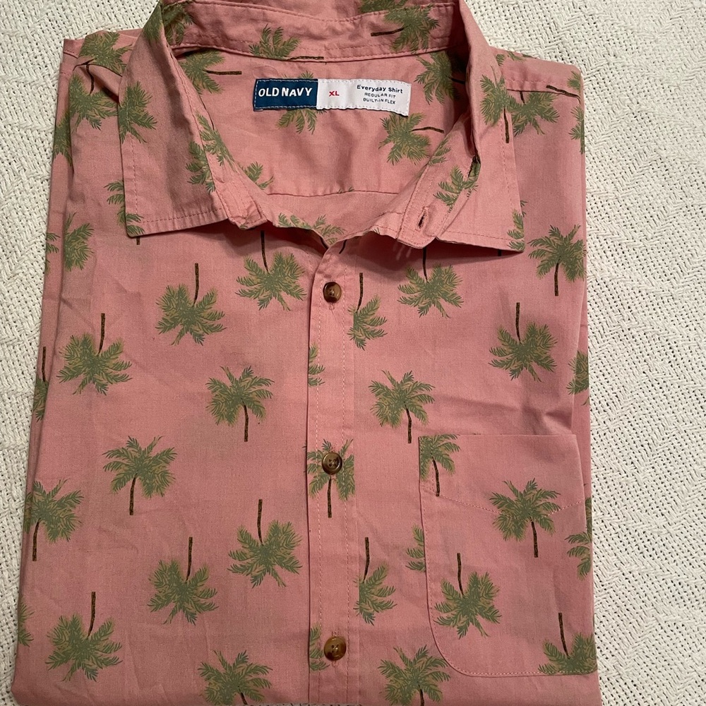 Old Navy Men’s Hawaiian 🌺 shirt XL